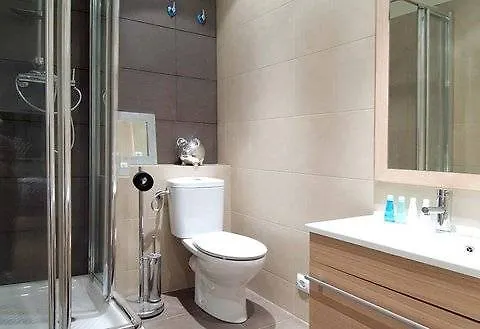ברצלונה Aspasios Urquinaona Apartments