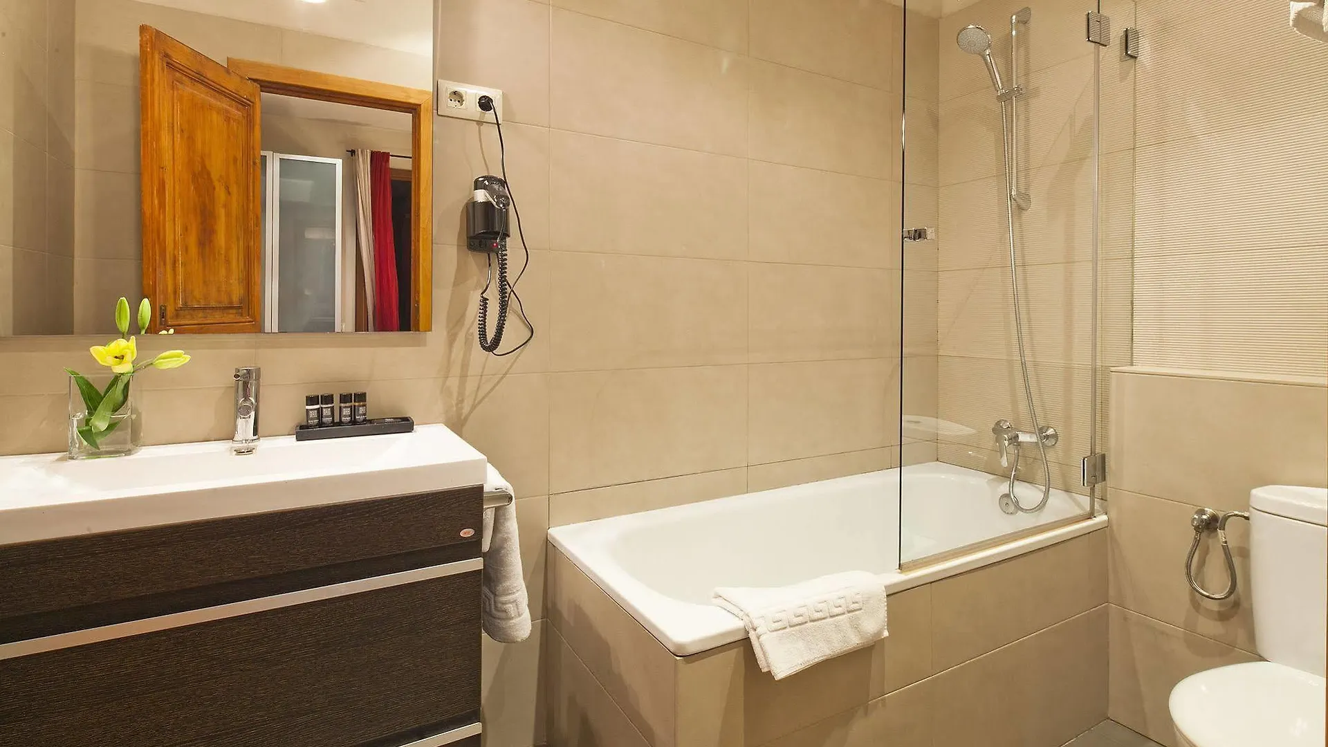 Aspasios Urquinaona Apartments Barcellona Spagna